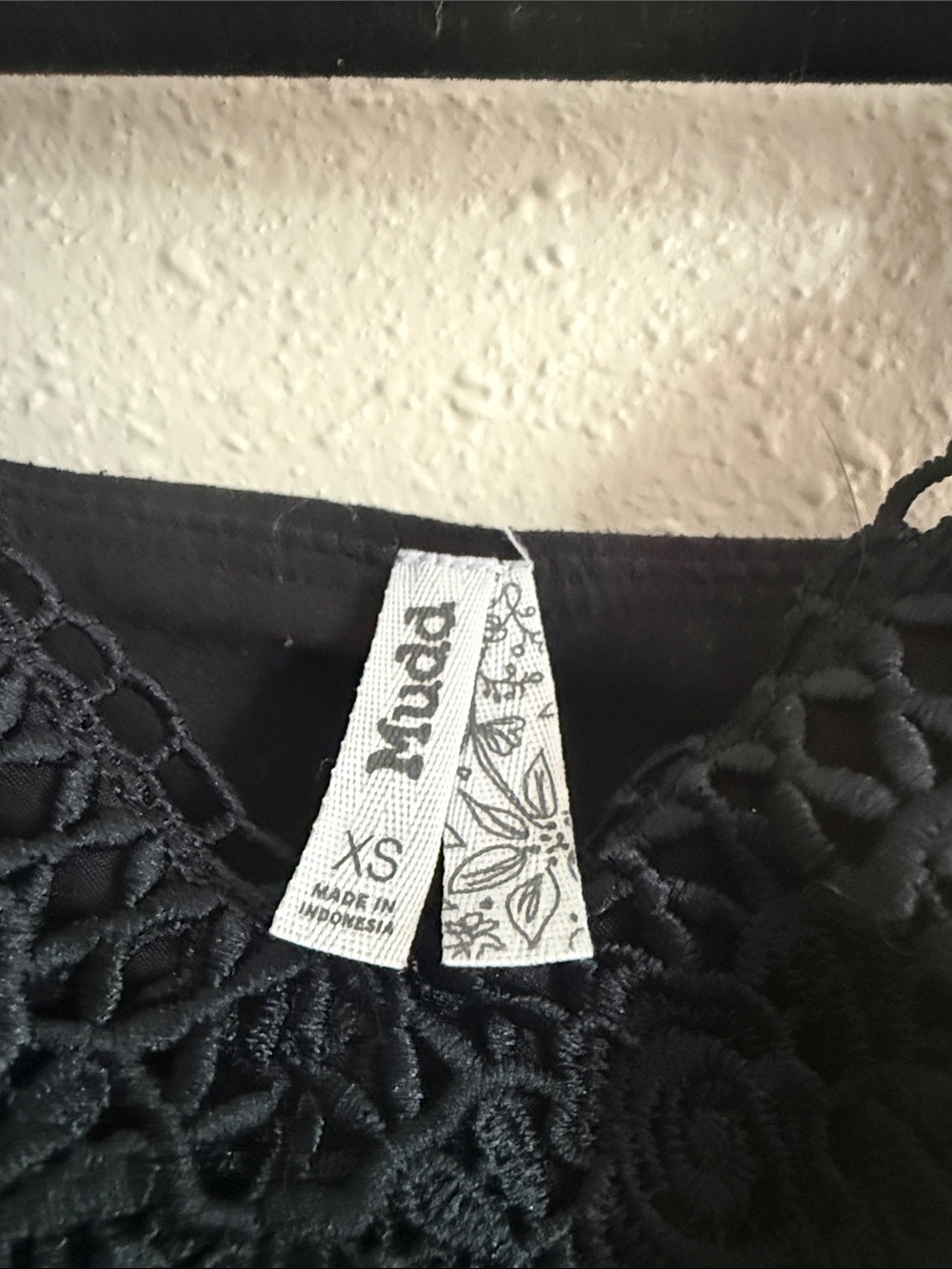 Mudd Black Crochet Lace Tank Top - Picture 2 of 3